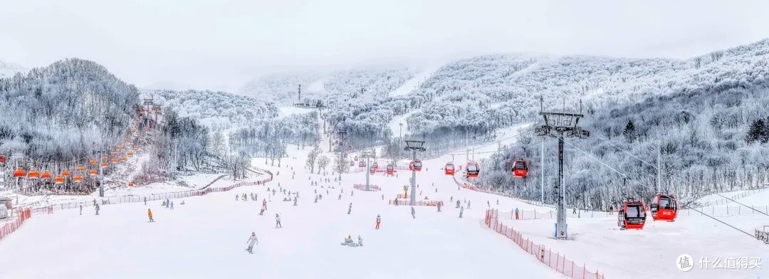 松花湖滑雪场，冬日的梦幻雪境