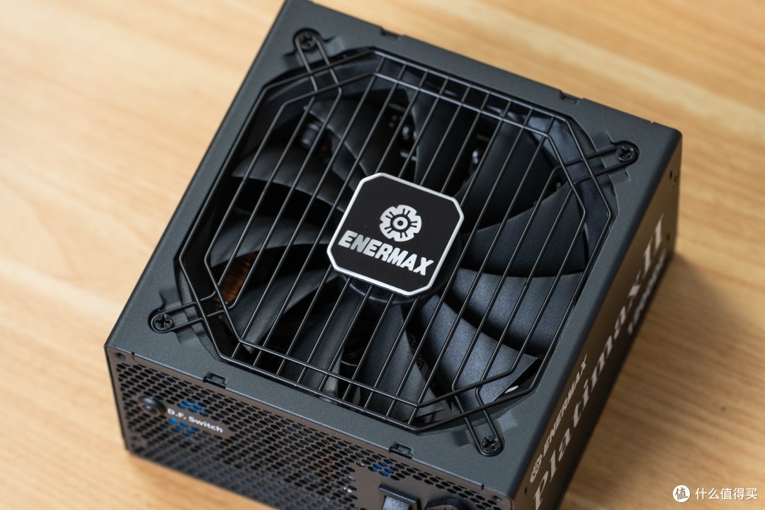 白色选吹雪姬、黑色上RO姬！ROG Z890HS+酷睿Ultra265K装机体验！