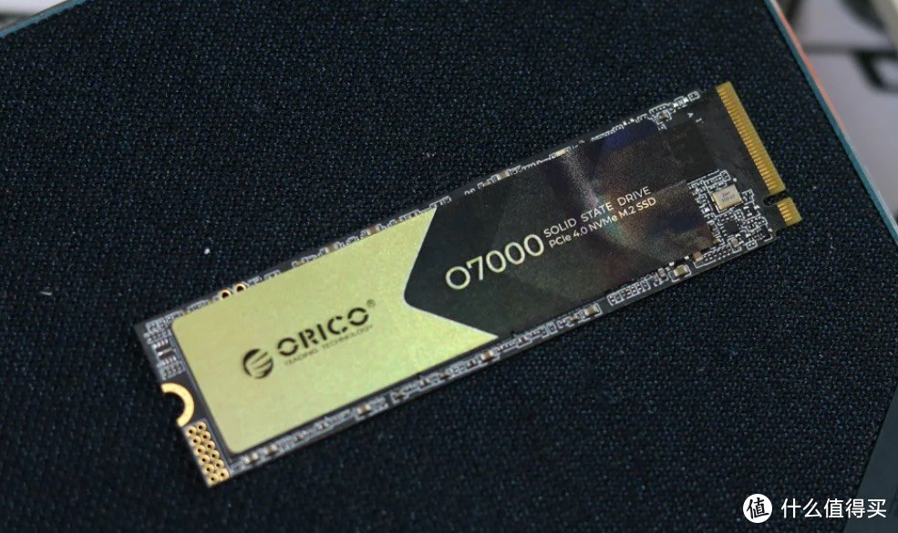 奥睿科O7000黑金SSD，PCIe4.0+长江存储颗粒