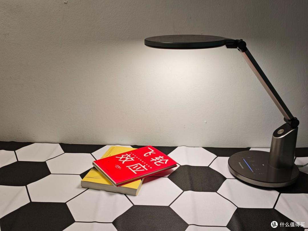 护眼台灯学生用哪个牌子的好用又实惠,2025护眼台灯品牌排行榜!