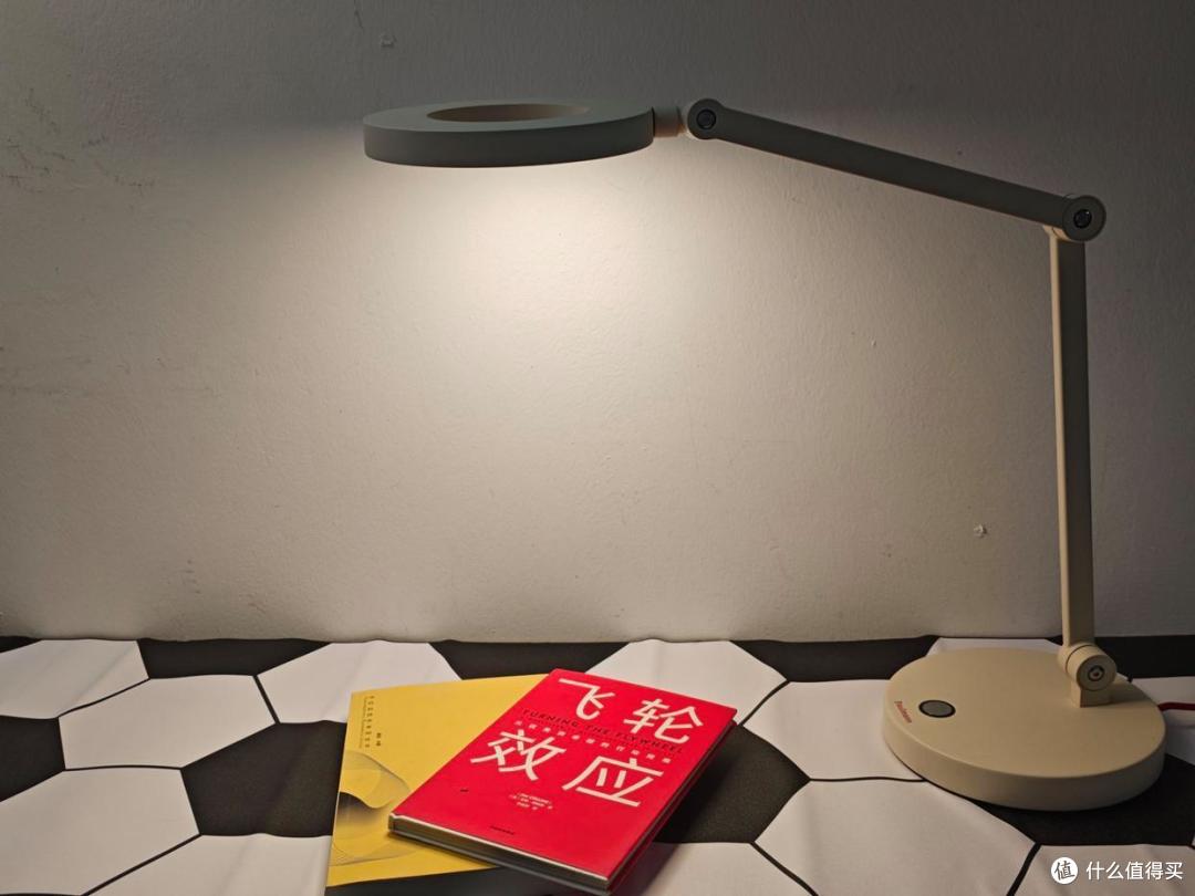 护眼台灯学生用哪个牌子的好用又实惠,2025护眼台灯品牌排行榜!