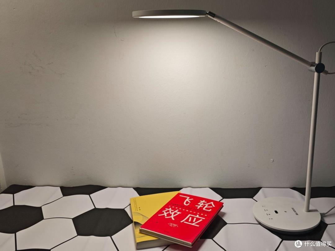 护眼台灯学生用哪个牌子的好用又实惠,2025护眼台灯品牌排行榜!