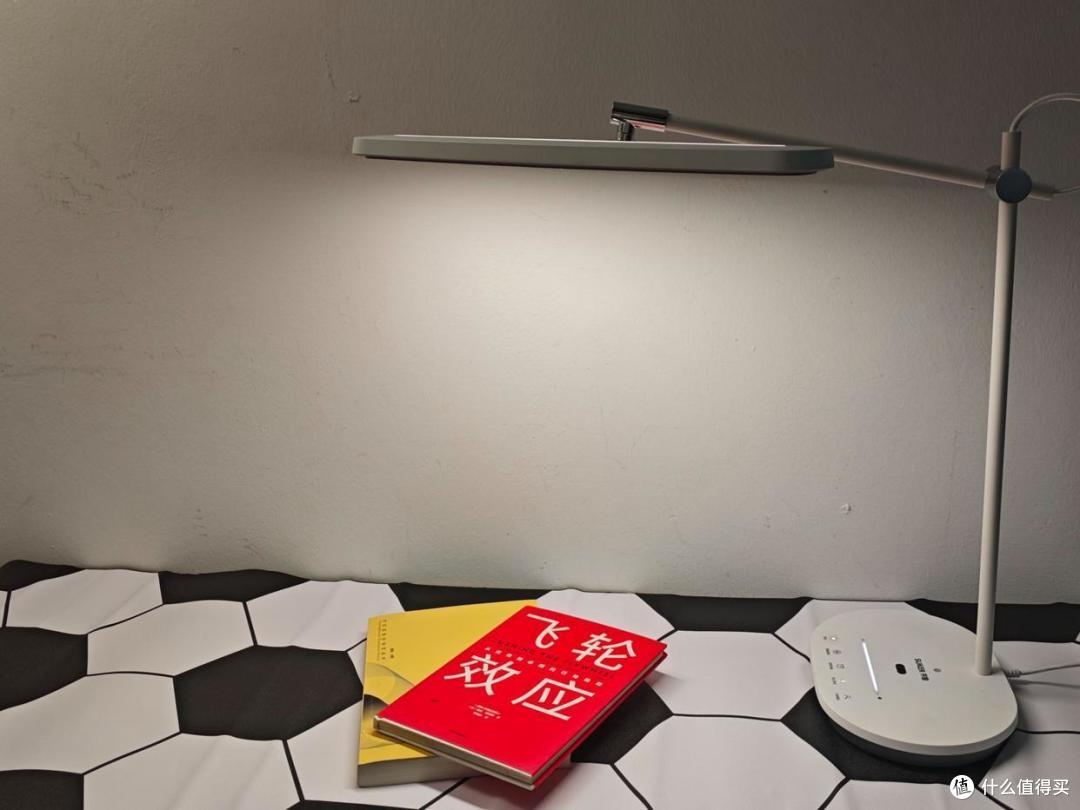 护眼台灯学生用哪个牌子的好用又实惠,2025护眼台灯品牌排行榜!
