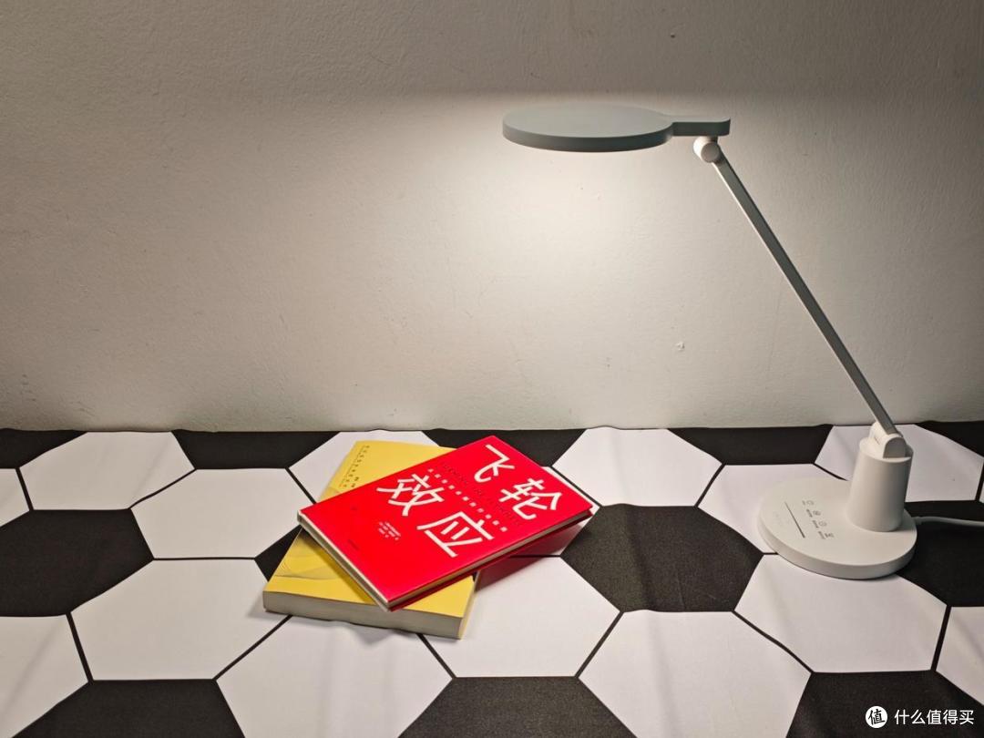 护眼台灯学生用哪个牌子的好用又实惠,2025护眼台灯品牌排行榜!