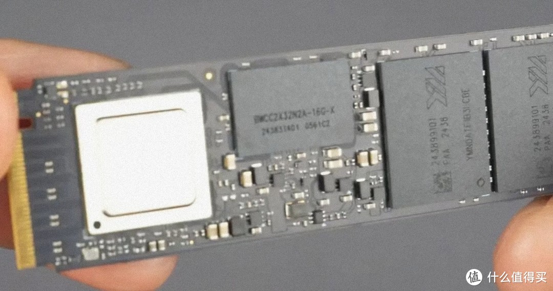 对比前代产品，探讨PCIe 5.0固态硬盘的升级必要性