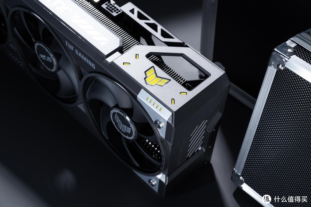 4K光追超200帧！华硕TUF GAMING RTX5080电竞特工显卡