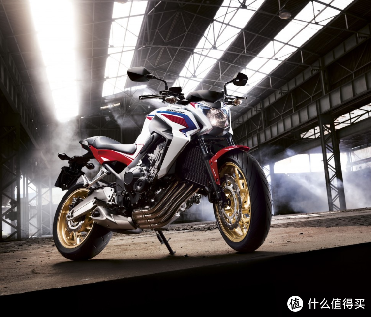 2014款本田CB650F 中量级运动摩托车