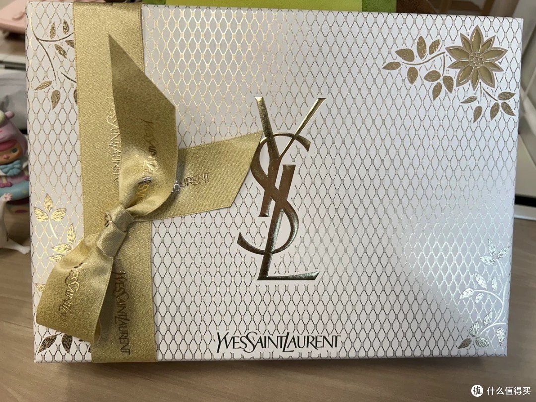 YSL圣罗兰夜皇后精华液:夜间修护,焕活肌肤