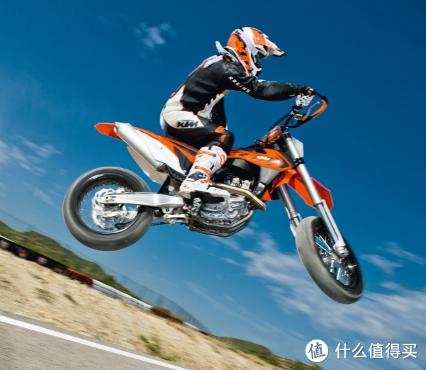 KTM 450 SMR 高性能的超级摩托车