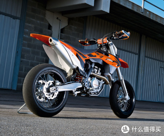 KTM 450 SMR 高性能的超级摩托车