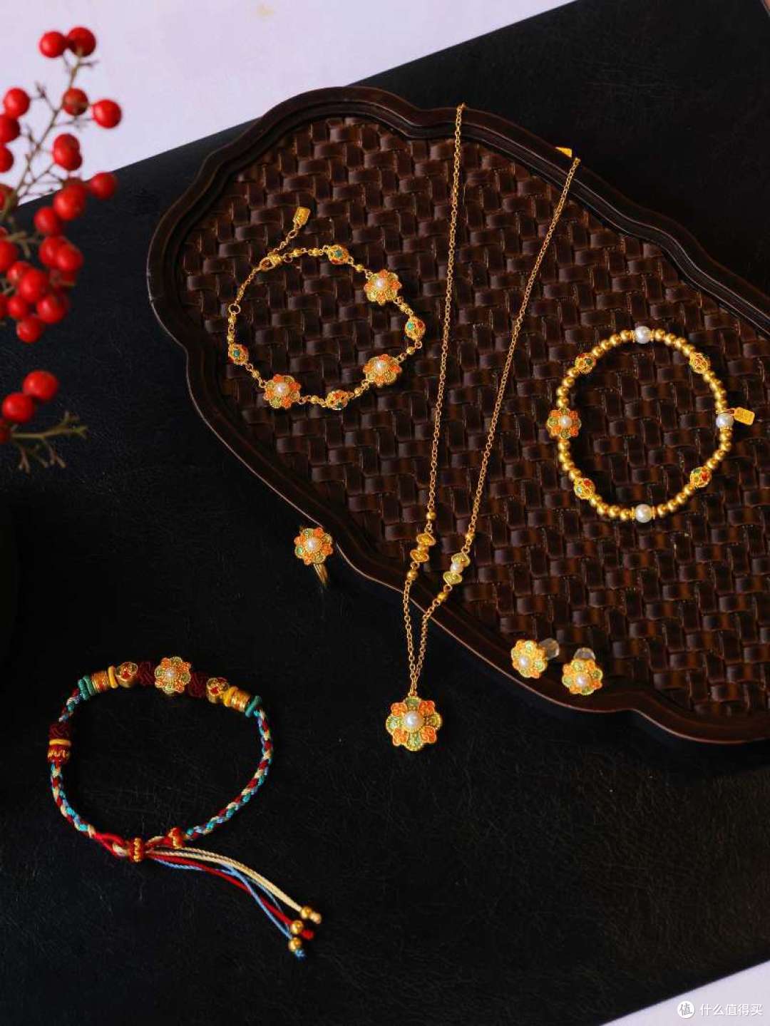 不知道老铺黄金属于什么档次？这样选购心仪饰品_黄金首饰_什么值得买